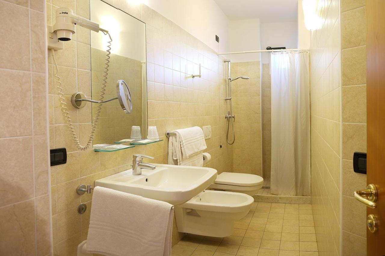 Residence Alla Rotonda Лидо-ди-Езоло Номер фото